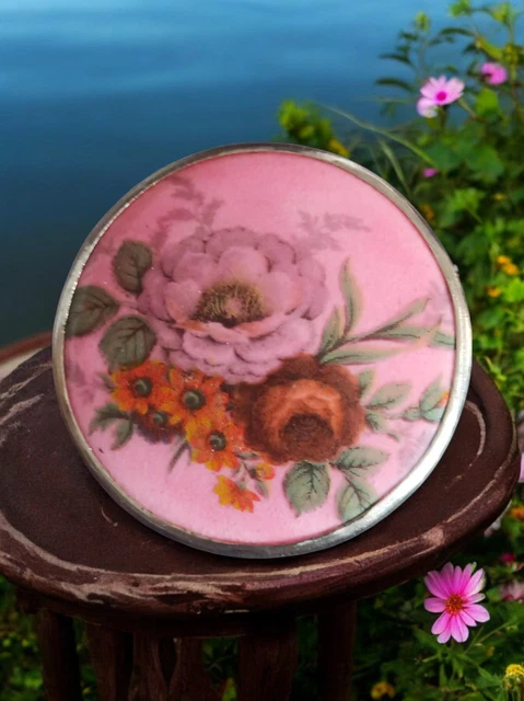 Broche Artisanale En émail Signée Michel Le Brun – Motif "Joueur De Flûte" – France – Diam. 3,3 Cm