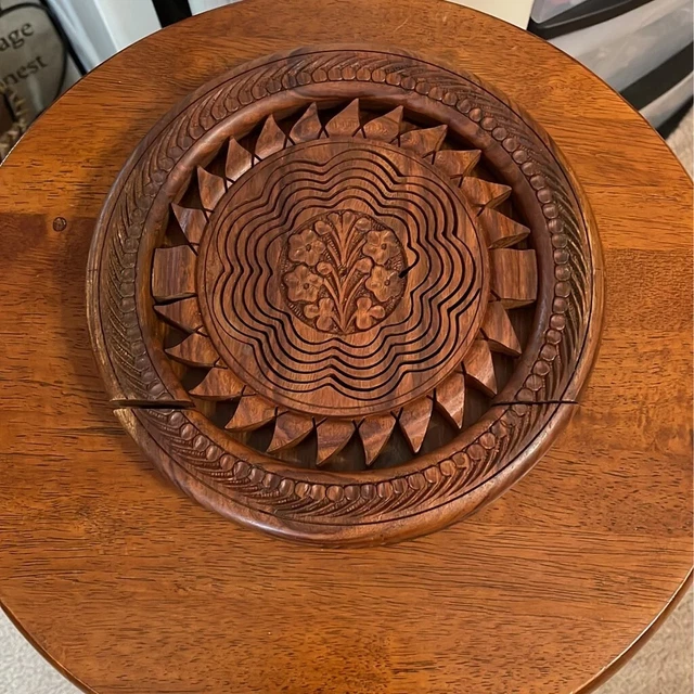 Rustic Sun Shaped Collapsible Wooden Basket / Trivet