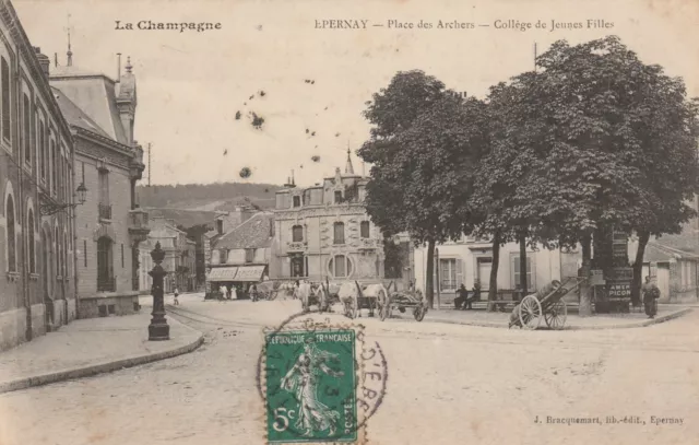 CPA 51 EPERNAY Place des Archers College of Young Girls La Champagne