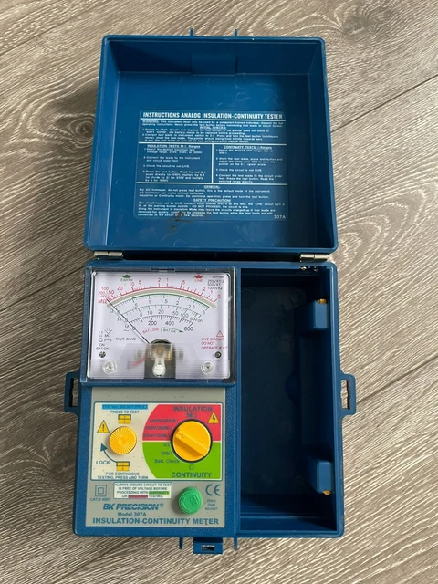 ꙮ BK Precision 307A - Analog Insulation and Continuity Meter