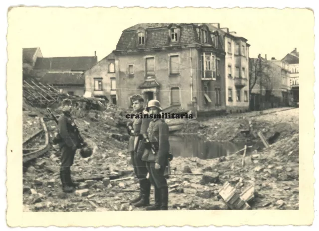 Orig. Foto Soldaten bei Strassensprengung in Frankreich 1940