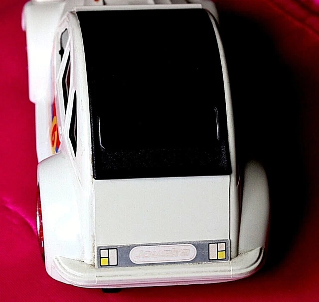 Jouet de voiture ouverte vintage LUCKY Tin Litho, moteur avant, action, friction des années 1960. Décapotable vert MF 787. - France Jouet de voiture ouverte vintage LUCKY Tin Litho, moteur avant, action, friction des années 1960. Décapotable vert MF 787. - France