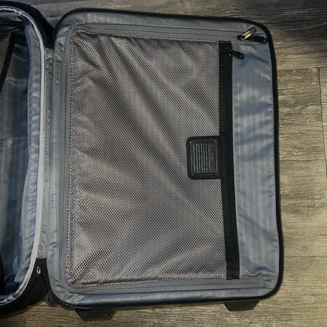 Tumi Alpha 2 Black International Expandable 2 Wheeled Carry-on - 22020D2 READ 9
