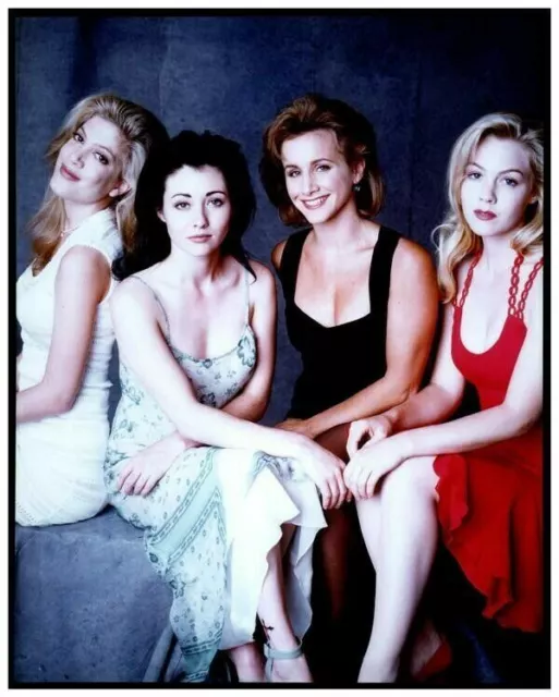 Beverly Hills 90210 Shannen Doherty Jennie Garth Cast Shot Vintage 8x10 Photo