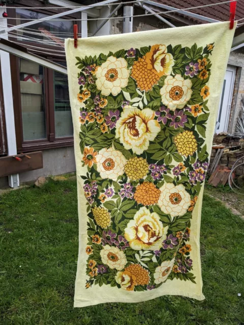 DDR Badehandtuch China Handtuch Dekor Blumen 104 x 58  cm neuwertig