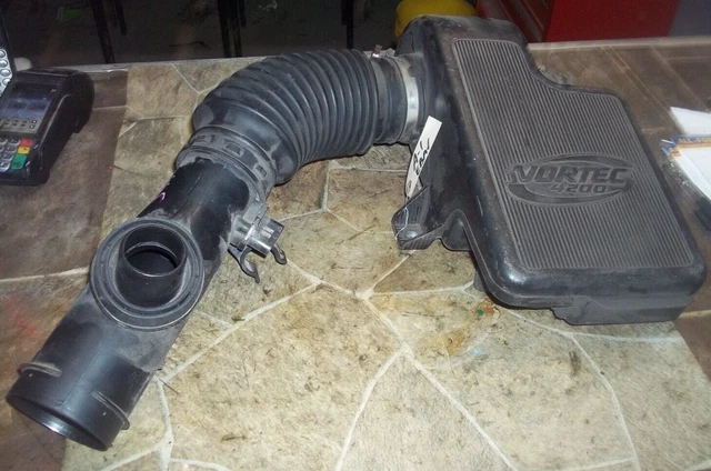 2008-2009 TRAILBLAZER ENVOY 4.2L Vortec 4200 Air Intake Resonator Hose Assembly