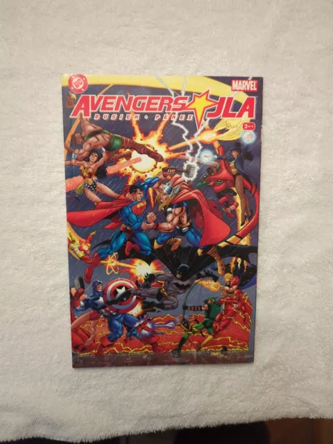 Marvel/DC Comics -Avengers vs JLA #2 - Busiek/Perez - Key Issue!