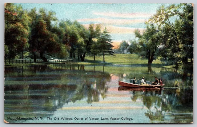Postcard Poughkeepsie NY The Old Willows, Outlet of Vassar Lake, College N191