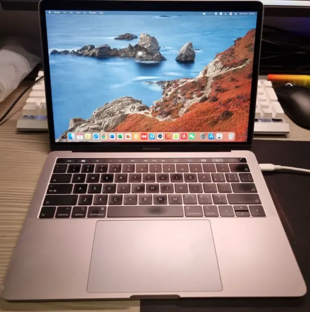 Apple MacBook Pro 13 A1989 i5 8th 8GB 256GB Laptop MR9Q2LL 2018/2019 touch bar02