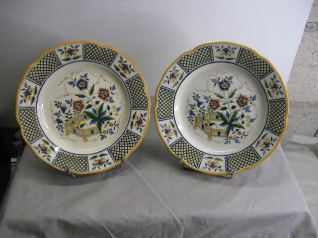 Lot de 2 assiettes en faïence de Sarreguemines, vers 1900 décor Montmorency
