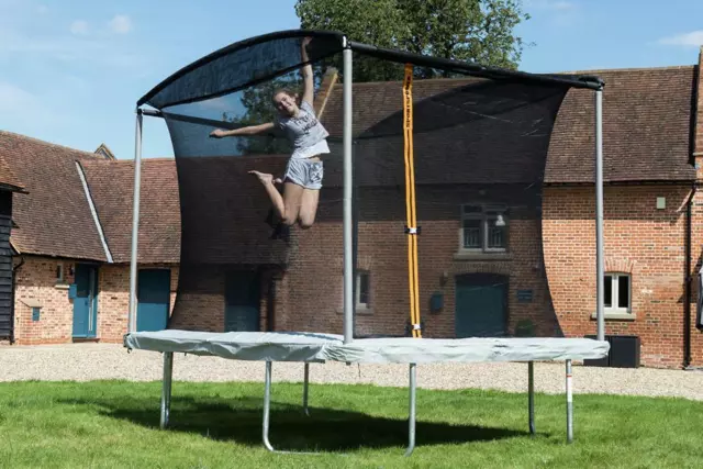 Sportspower 8ft trampoline deals with folding enclosure