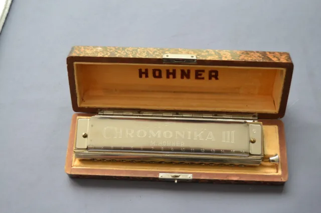 Harmonica M. HOHNER Chromonika III