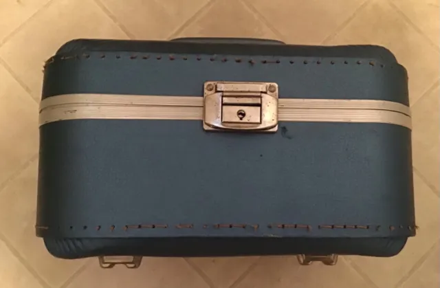Vintage train case makeup bag CRAFT PROJECT repurpose suitcase luggage