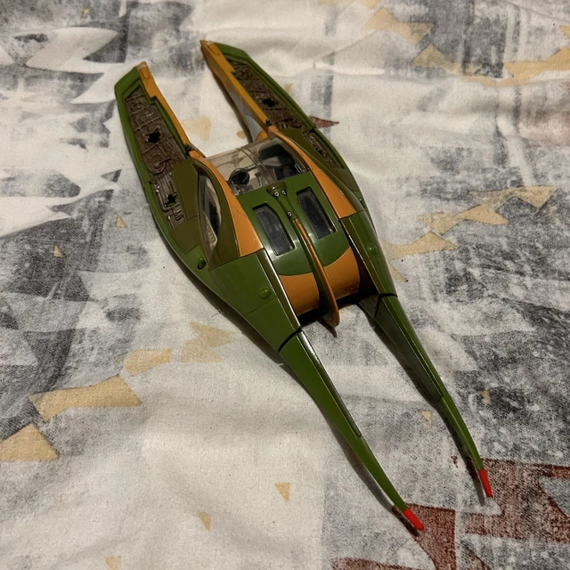 Star Wars attack of the clones zam wesell speeder ship toy