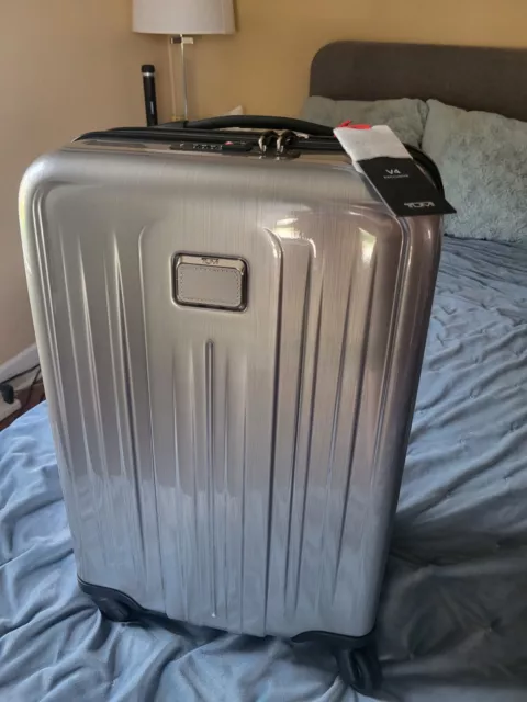 Tumi V4 International Expandable 4 Wheeled Carry-On 22inch 022804060SlV4E