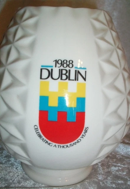 Vintage 1988 Dublin Ireland Irish Celtic Donegal Parian Millenium Vase 1087/3000