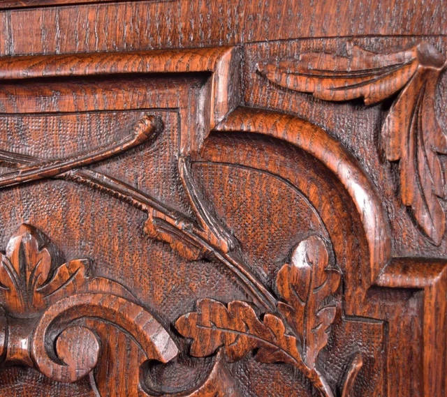 *Antique French Panel in Solid Oak Wood with Lion Face Highly Carved 9