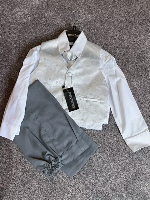 Age 4 Boys 4 piece suit - formal, wedding, Christening, party Christmas