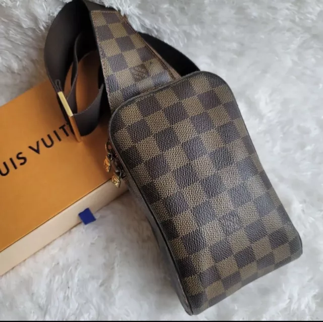 Louis Vuitton Monogram Dopp Kit - Brown Cosmetic Bags, Accessories -  LOU770561