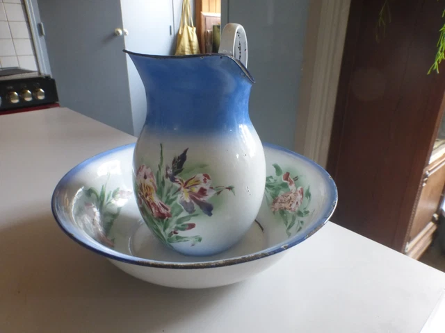 RARE DINETTE ANCIENNE SERVICE DE TOILETTE PORCELAINE DE PARIS
