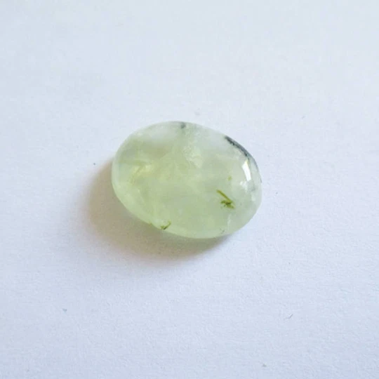 Préhnite cabochon pierre fine 17x13x6mm gemme multicolore reiki chakra plexus