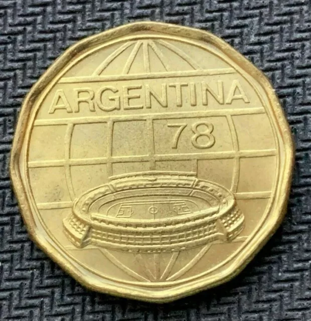 1977 Argentina 100 Pesos GEM BU ( Soccer Championship )    #C1133