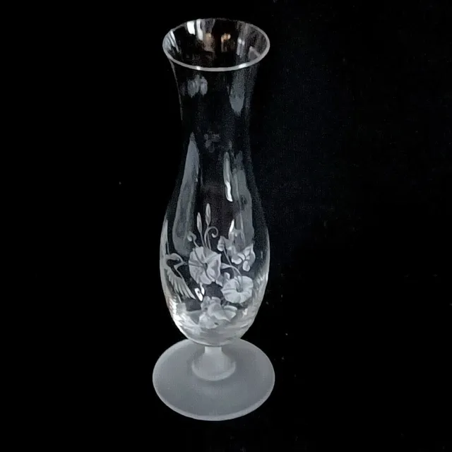 1 (One) AVON HUMMINGBIRD Lead Crystal 9" Bud Vase w Frosted Base-RETIRED 2