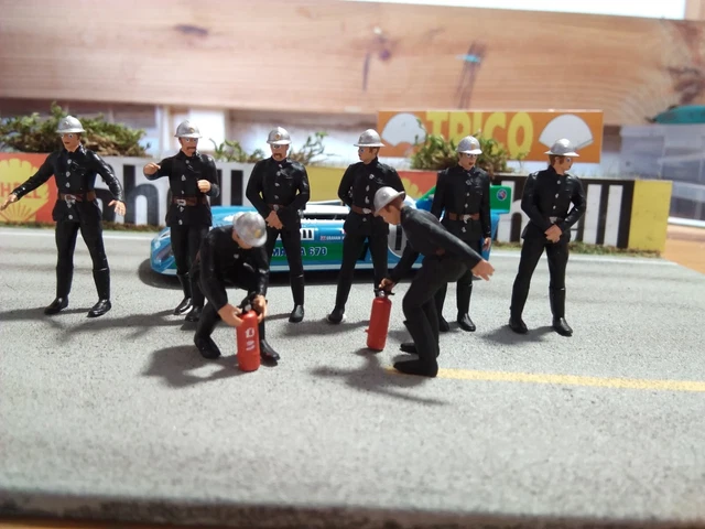 FIGURINES 1/43 DIORAMA Pompiers 24heures Du Mans Rallye EUR 60,00