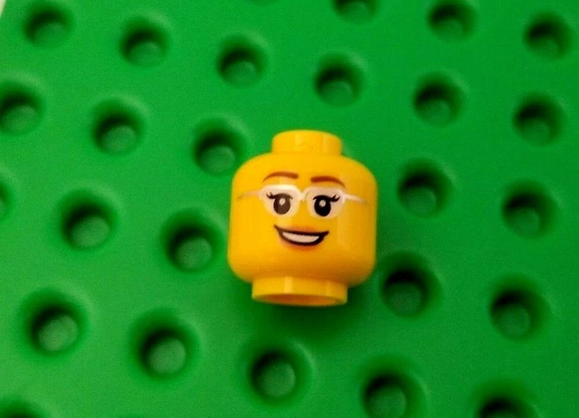NEW LEGO Minifigure Girl Head With Glasses Pink Lipstick Long Eyelashes Body