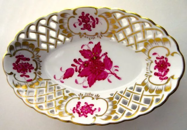 Herend Exquisite Porcelain Apponyi Flowers Small Reticulated Vintage Nuts Dish 2
