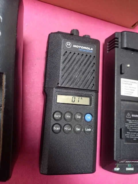 Radio marine vintage VHF Motorola Triton Nautilus 440 envoi à terre