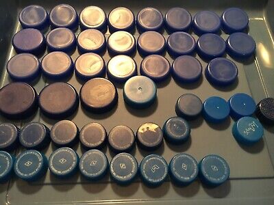 Más de 120 tapas de botellas de plástico azul limpio - para artes y oficios