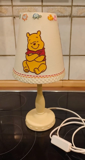 Winnie Pooh Lampe / Nachttischlampe 220 V