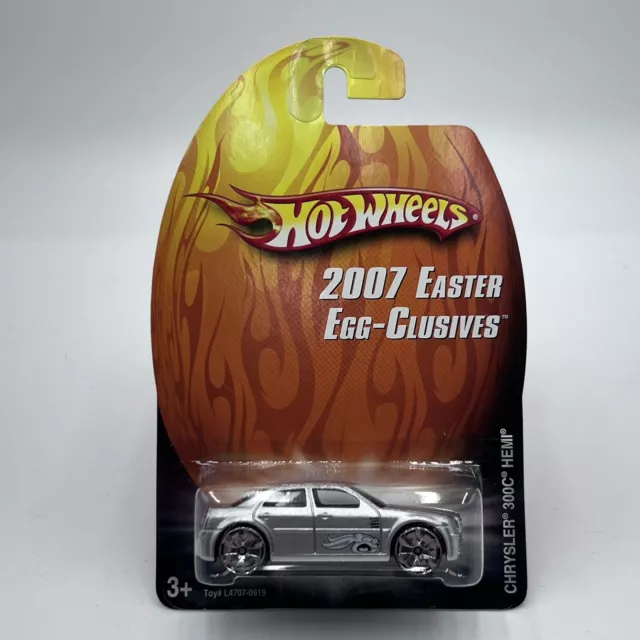 2007 Hot Wheels J7077 Chrysler 300C Hemi Silver Easter Egg-Clusives