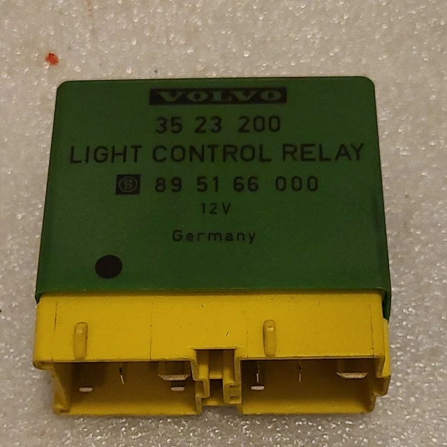 GENUINE VOLVO 850 S70 V70 Light Control Relay 35 23 200 OEM £13.37