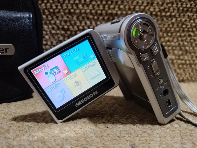 RETRO MEDION DIGITAL Video Camera Camcorder 11mp Flip Screen FULL