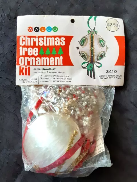 Adorno de Navidad de Colección Alfiler de Empuje Cuentas KIt Nuevo de Edición Walco 1972 Blanco Satén 3" Bola 3410
