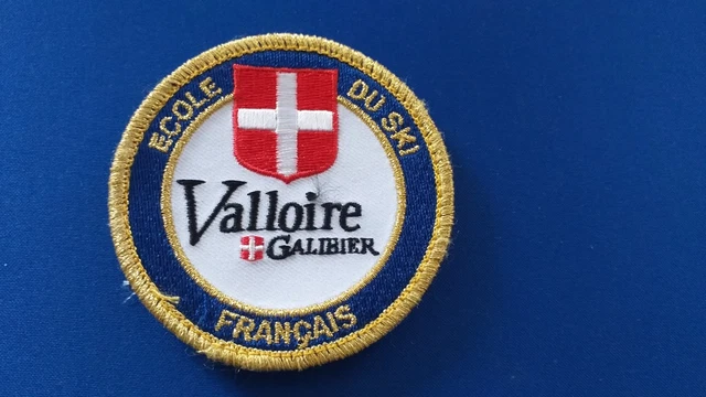 Pin’s Chamois Pyrénées – Insigne De Ski émaillé – Fabriqué En France