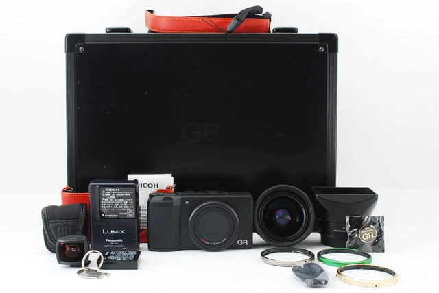 Ricoh GR II Premium Kit 16.2MP Digital Camera ( count 42) [Near Mint] #1860331