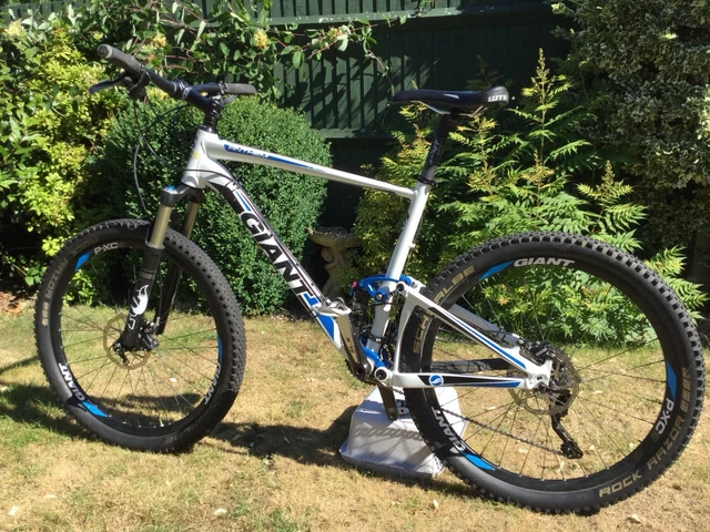 GIANT ANTHEM X2 full suspension mountain bike size LARGE year 2012