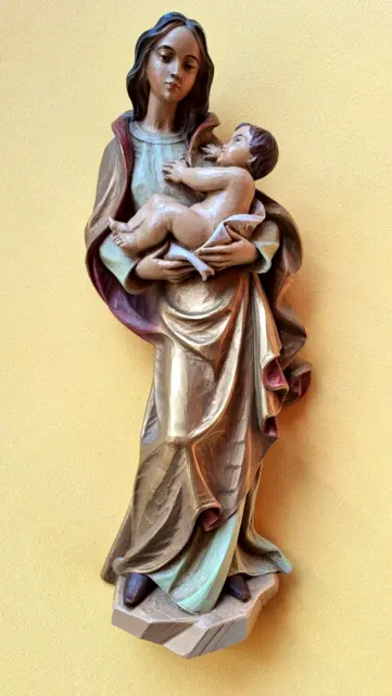 Madonna mit Kind, Holzfigur, Wandfigur aus der Benediktiner Abtei in Ottobeuren