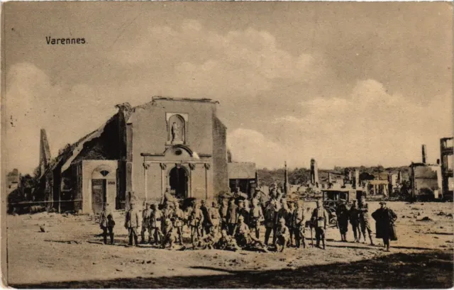 CPA Varennes - Place - Ruines - Soldiers (1037496)
