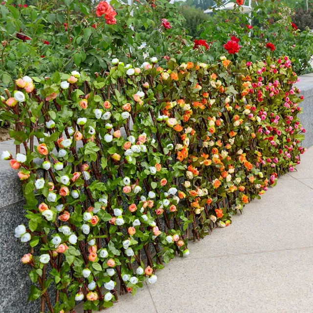 Künstliche Rosenblume auf erweiterbarem Gitterzaun für Ihre Gartenmauer!
