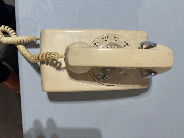 Téléphone rouge sur fond transparent | PSD Premium