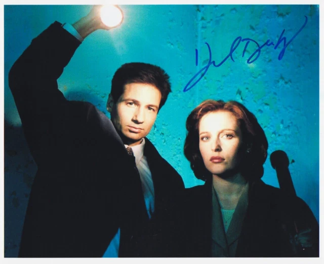 DAVID DUCHOVNY signed THE X-FILES 8x10 w/ coa GILLIAN ANDERSON STUNNING CLOSEUP