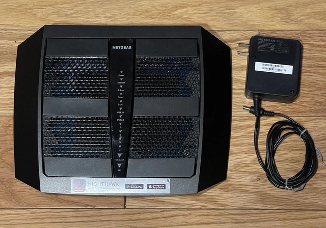 NETGEAR Nighthawk X6 AC3200 Tri-Band Wifi Router. R8000