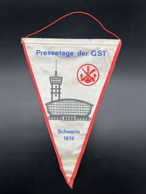 DDR Wimpel GST Pressetage 1974 Schwerin mit Unterschriften #KA206