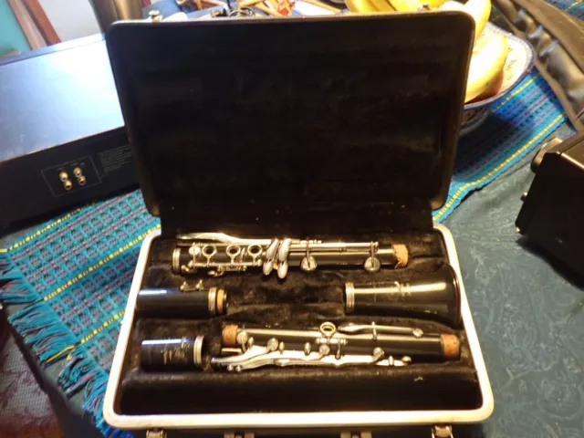 Bundy Resonite Clarinet By Selmer With Hard Carrying Case Untested as is