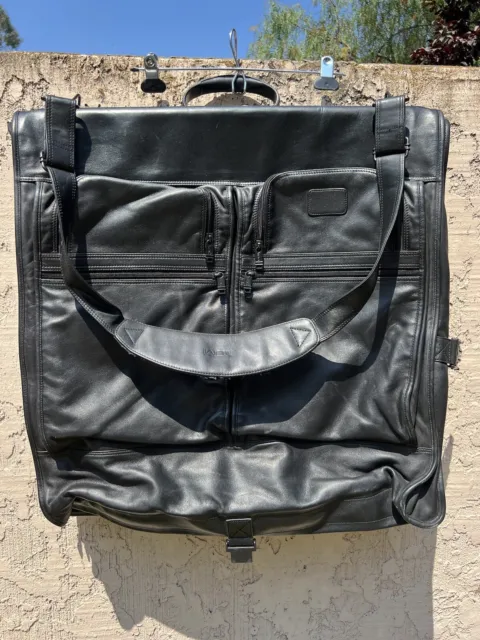 TUMI Alpha Bi-Fold Large Carry-on Garment Bag 933d3 Black Leather Multi-pocket