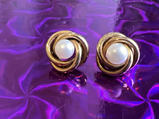 Gorgeous Vintage 9ct Gold Genuine Pearl Earrings. Full Hallmark. 1.65g